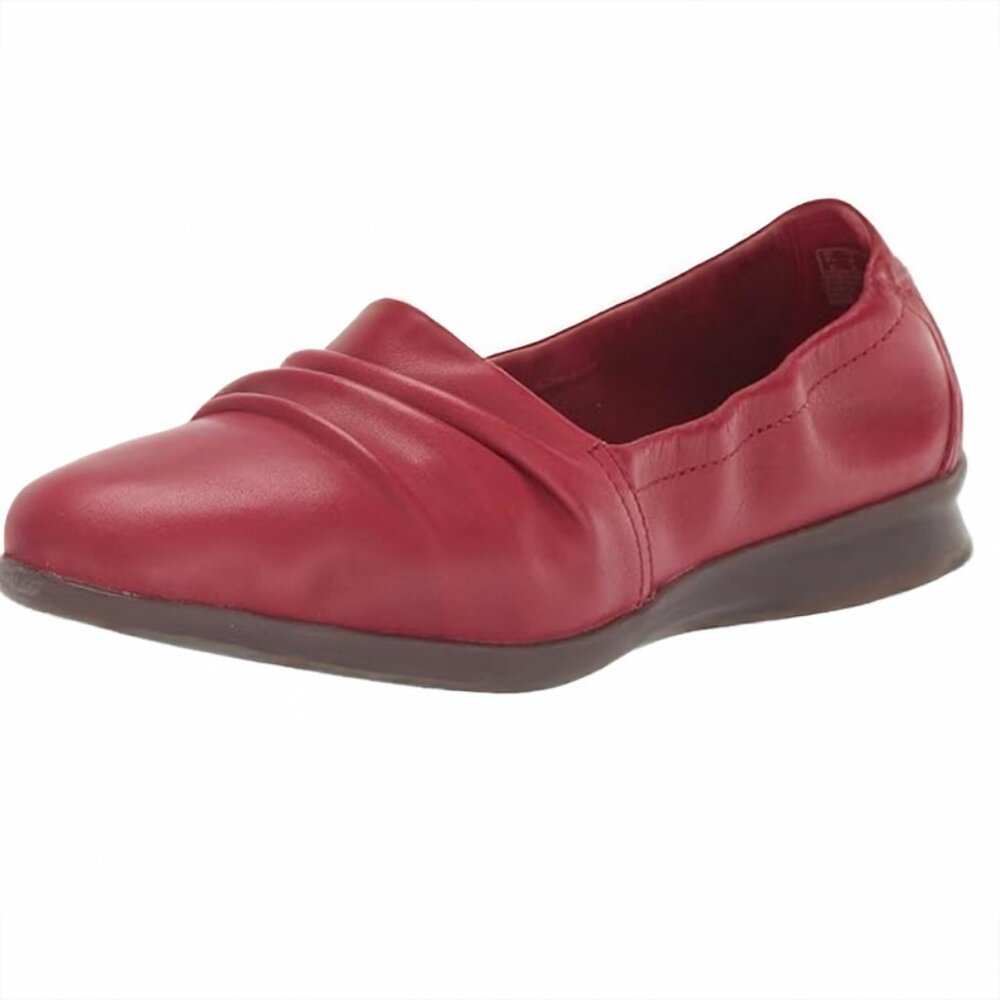 Clarks Women’s Jenette Ruby Loafer Red Leather Size 8 Medium